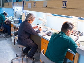 تجربه در لابراتوار منگلی